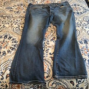 American eagle blue jean stretch pants. Flare kick